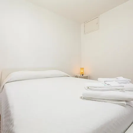 Apartment C21 - Camachinhos Downtown