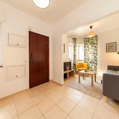 Apartment C21 - Camachinhos Downtown